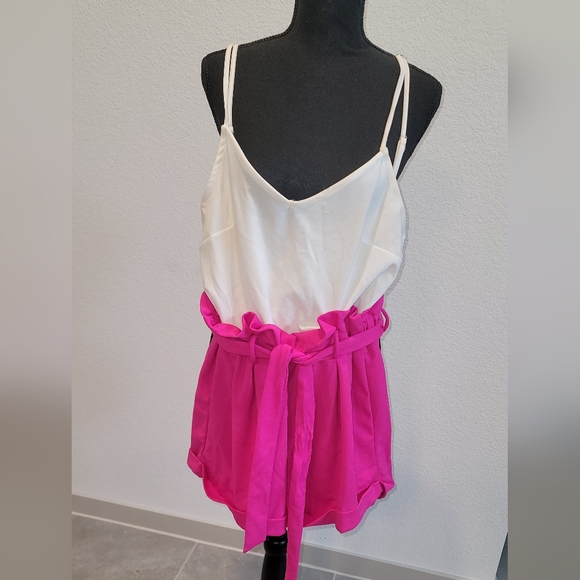 Color blocking Romper Ivory and Fuchsia (L) - Picture 4 of 11